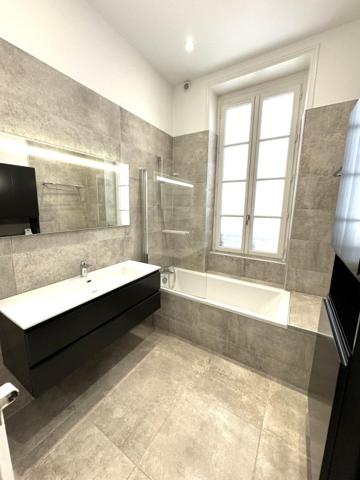 Vente / Appartement T6+