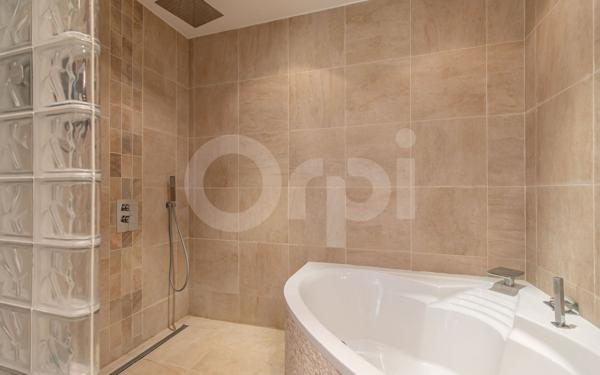 Maison à vendre    6 pièces • 195,18 m2 Sucy-en-Brie