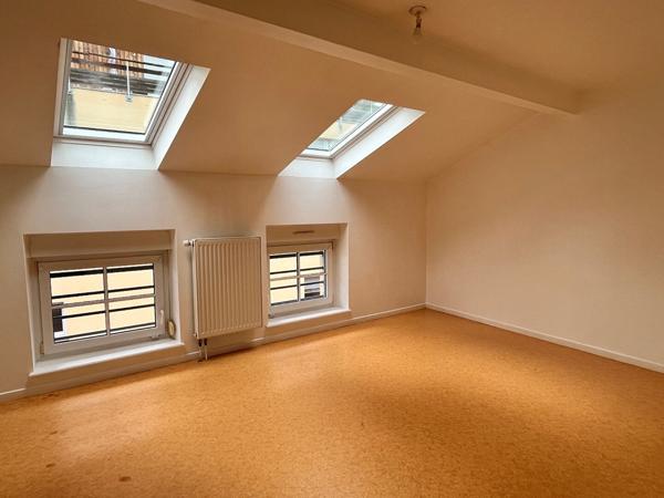 APPARTEMENT - 4 pièces - 128.12 m2