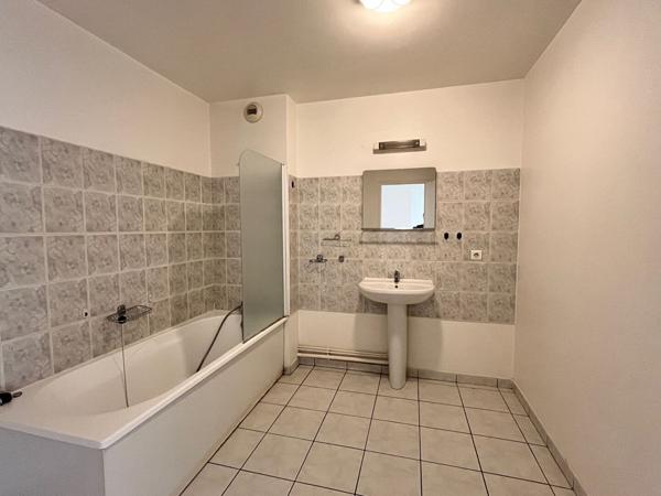 APPARTEMENT - 4 pièces - 128.12 m2