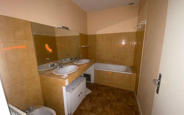 Appartement à vendre    3 pièces • 99,72 m2 Montauban