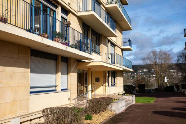 F2 rénové - Vue sur Seine - DPE “D” - Parking - 2 caves