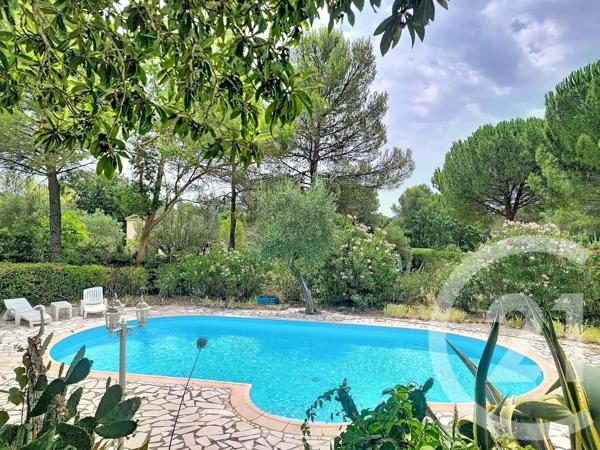 Maison à vendre  6 pièces - 151 m 2   DRAGUIGNAN  - 83