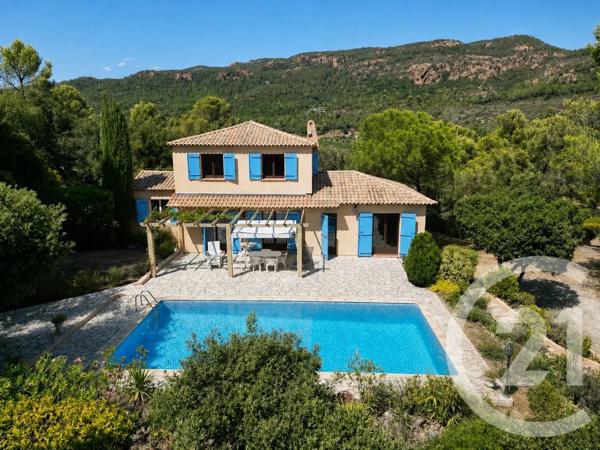 Maison à vendre  6 pièces - 151 m 2   DRAGUIGNAN  - 83