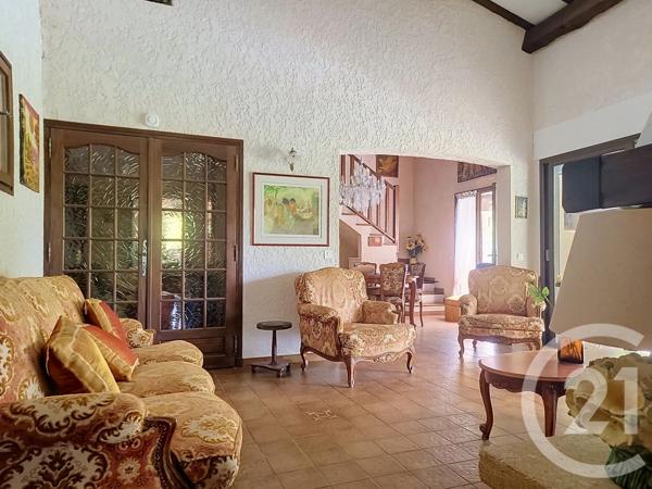 Maison à vendre  6 pièces - 151 m 2   DRAGUIGNAN  - 83