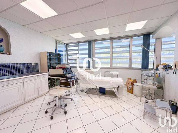 Murs commerciaux  à vendre 88 m² Nîmes-Saint-Césaire