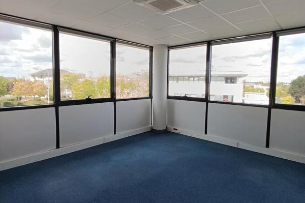 Location - BUREAUX 929 m 2