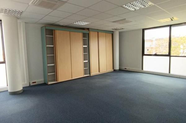 Location - BUREAUX 929 m 2