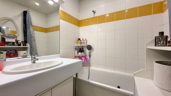 Appartement Corbeil Essonnes 3 pièce(s) 59.75 m2