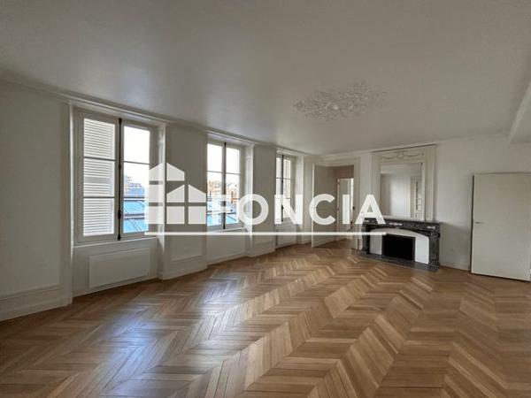 Location Appartement 2 pièces 58.5 m² - 44 - 46 RUE DE BRETAGNE Laval 53000