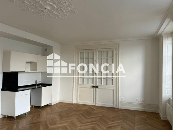 Location Appartement 2 pièces 58.5 m² - 44 - 46 RUE DE BRETAGNE Laval 53000