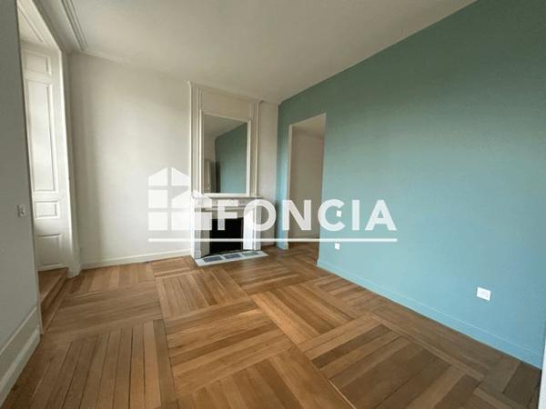 Location Appartement 2 pièces 58.5 m² - 44 - 46 RUE DE BRETAGNE Laval 53000