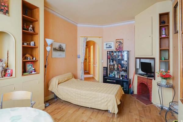 Appartement Paris 18 e - MARCHÉ SAINT-PIERRE / JARDIN DU SACRÉ-CŒUR
