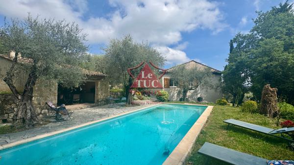 Magagnosc co-exclusivité, propriété avec piscine et pool House grand garage terrain de 3000m2 avec oliviers  Grasse (06520)