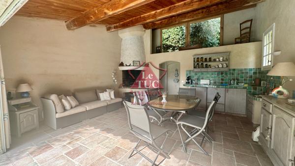 Magagnosc co-exclusivité, propriété avec piscine et pool House grand garage terrain de 3000m2 avec oliviers  Grasse (06520)
