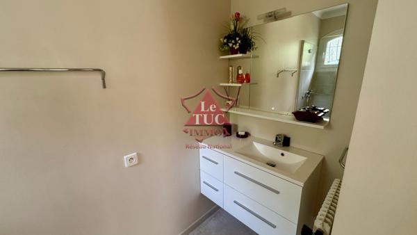 Magagnosc co-exclusivité, propriété avec piscine et pool House grand garage terrain de 3000m2 avec oliviers  Grasse (06520)