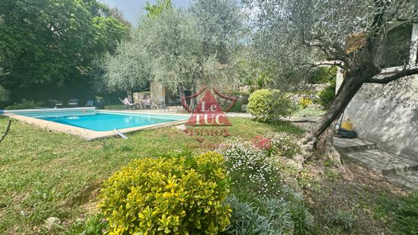 Magagnosc co-exclusivité, propriété avec piscine et pool House grand garage terrain de 3000m2 avec oliviers  Grasse (06520)