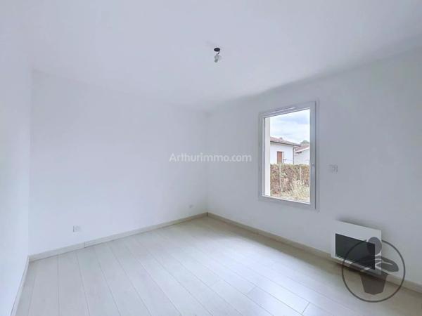 Location                                                      Maison
                        
                     4 pièces                      80 m2                     à Coutras