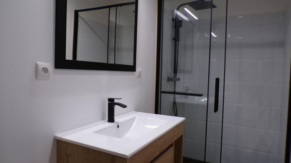 Saint-Gérand-Le-Puy: Maison d'habitation avec atelier et bâtiment rénové sur un terrain de 1378m² Saint-Gérand-le-Puy (03150)