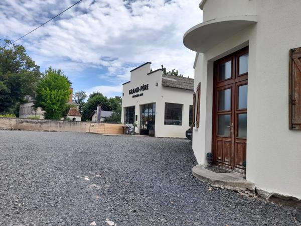 Saint-Gérand-Le-Puy: Maison d'habitation avec atelier et bâtiment rénové sur un terrain de 1378m² Saint-Gérand-le-Puy (03150)