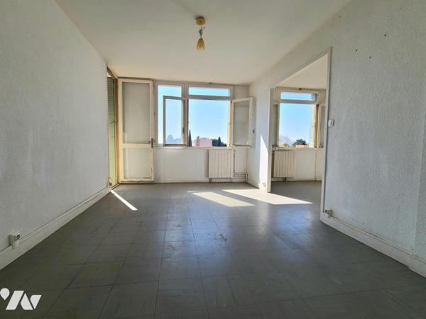 Pierrelatte, Appartement avec Garage.