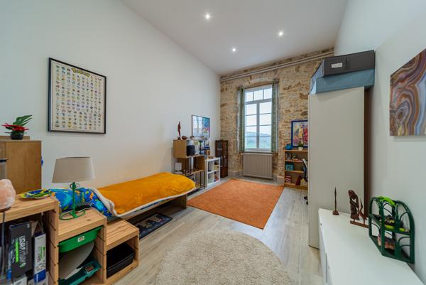 Millau (12100) Ancien Collège du XIXe dans Village Médiéval Classé – Charme et Histoire, Idéal Projet Culturel ou Touristique