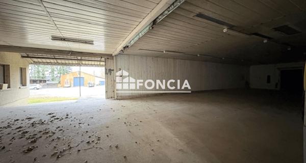 À vendre Local commercial 590 m² - Charleville-mézières 08000