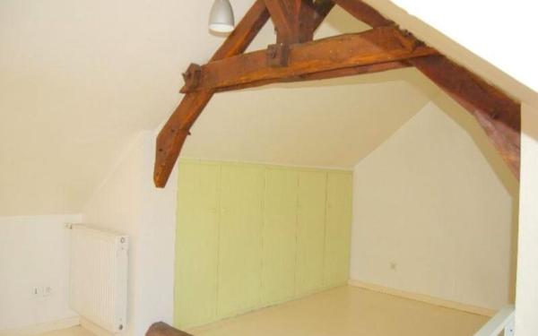 Maison à louer    3 pièces •  Château-l'Évêque