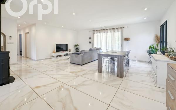 Maison à vendre    4 pièces •  Labégude