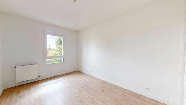 Location                                                      Appartement
                        
                     3 pièces                      72 m2                     à Chartres