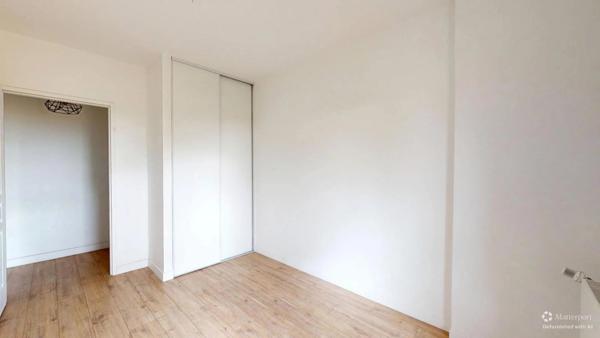 Location                                                      Appartement
                        
                     3 pièces                      72 m2                     à Chartres