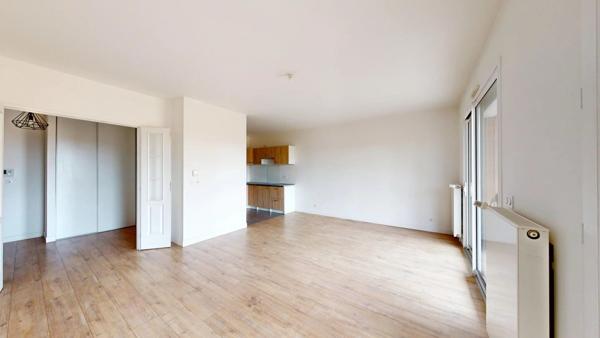 Location                                                      Appartement
                        
                     3 pièces                      72 m2                     à Chartres
