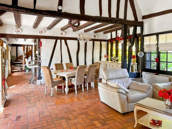 Maison de caractère lumineuse avec grand jardin piscinable
