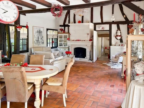 Maison de caractère lumineuse avec grand jardin piscinable