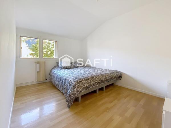 T4 lumineux rénové avec terrasse