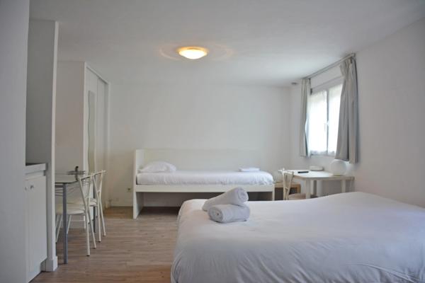 Dpt Indre et Loire (37), à vendre proche de TOURS immeuble de rapport 9 studios, terrasse, parkings