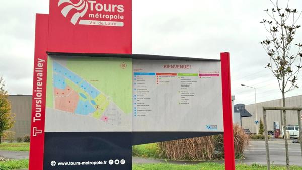 Dpt Indre et Loire (37), à vendre proche de TOURS immeuble de rapport 9 studios, terrasse, parkings