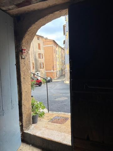 Cotignac – Charme de l’ancien & fort potentiel de rénovation