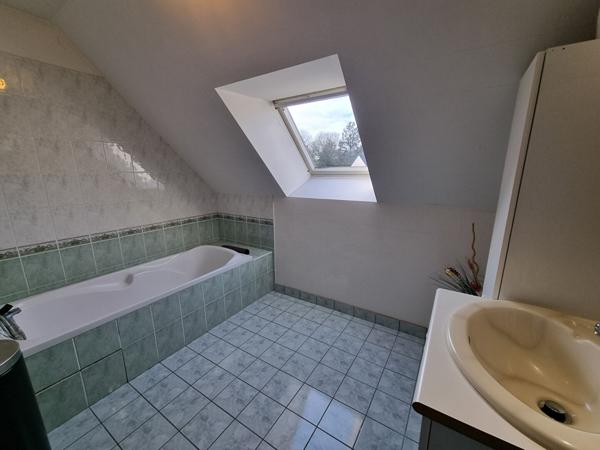 LIFFRÉ - MAISON de 111m² habitable, 1034m² de parcelle, 6 pièces, 4 chambres dont une suite parentale au rez-de-chaussée