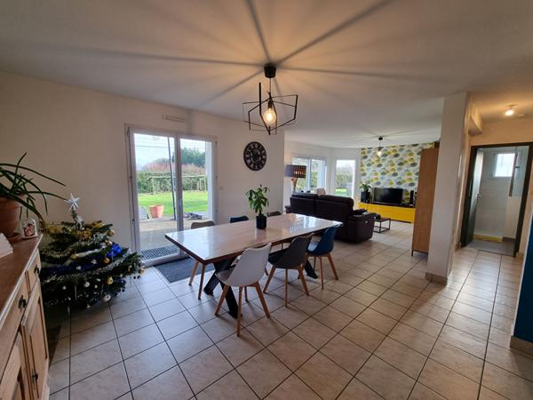 LIFFRÉ - MAISON de 111m² habitable, 1034m² de parcelle, 6 pièces, 4 chambres dont une suite parentale au rez-de-chaussée