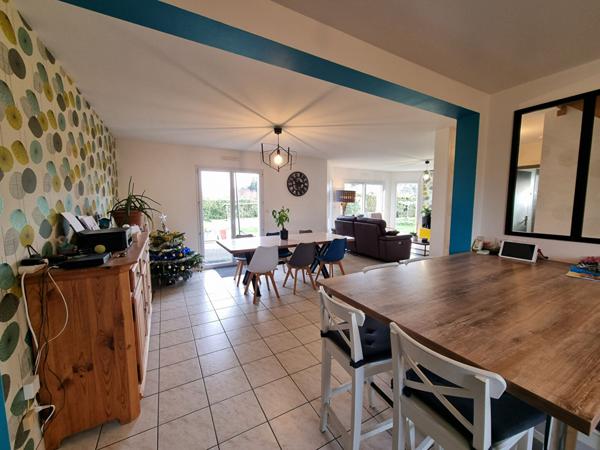 LIFFRÉ - MAISON de 111m² habitable, 1034m² de parcelle, 6 pièces, 4 chambres dont une suite parentale au rez-de-chaussée