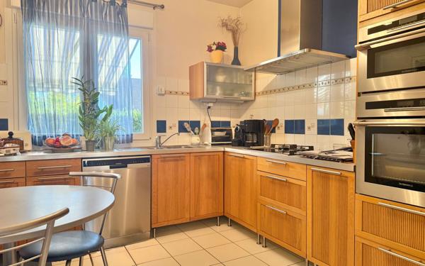 Maison à vendre    8 pièces • 135 m2 Morangis