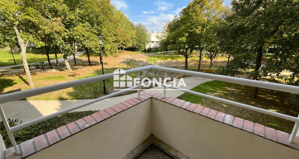 Location Studio 25.41 m² - Guyancourt 78280
