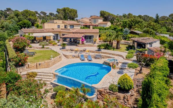 Maison à vendre    4 pièces • 146 m2 Saint-Raphaël