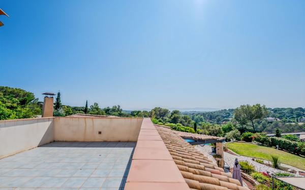 Maison à vendre    4 pièces • 146 m2 Saint-Raphaël