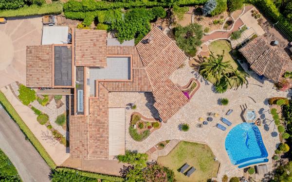 Maison à vendre    4 pièces • 146 m2 Saint-Raphaël