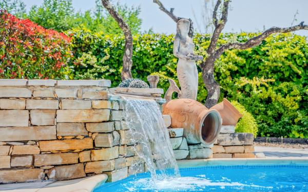 Maison à vendre    4 pièces • 146 m2 Saint-Raphaël