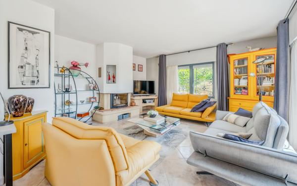 Maison à vendre    4 pièces • 146 m2 Saint-Raphaël