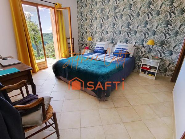 Magnifique villa avec vue panoramique et aperçu mer