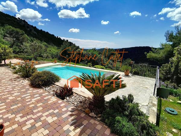 Magnifique villa avec vue panoramique et aperçu mer